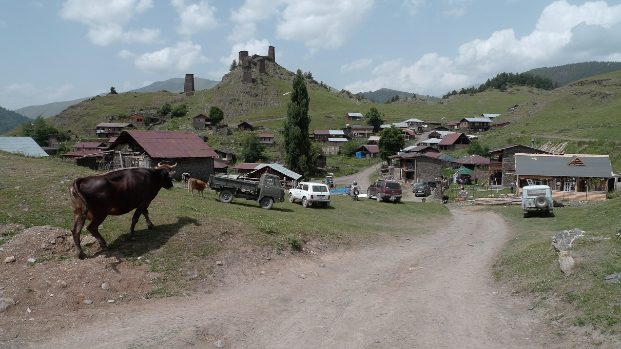 Omalo, Tušeti, Georgia. Omalo küla. Siit läheb tee ka veel edasi paari väikesesse külla ja siis on kõik, 10-15km kaugusel on Dagestan.